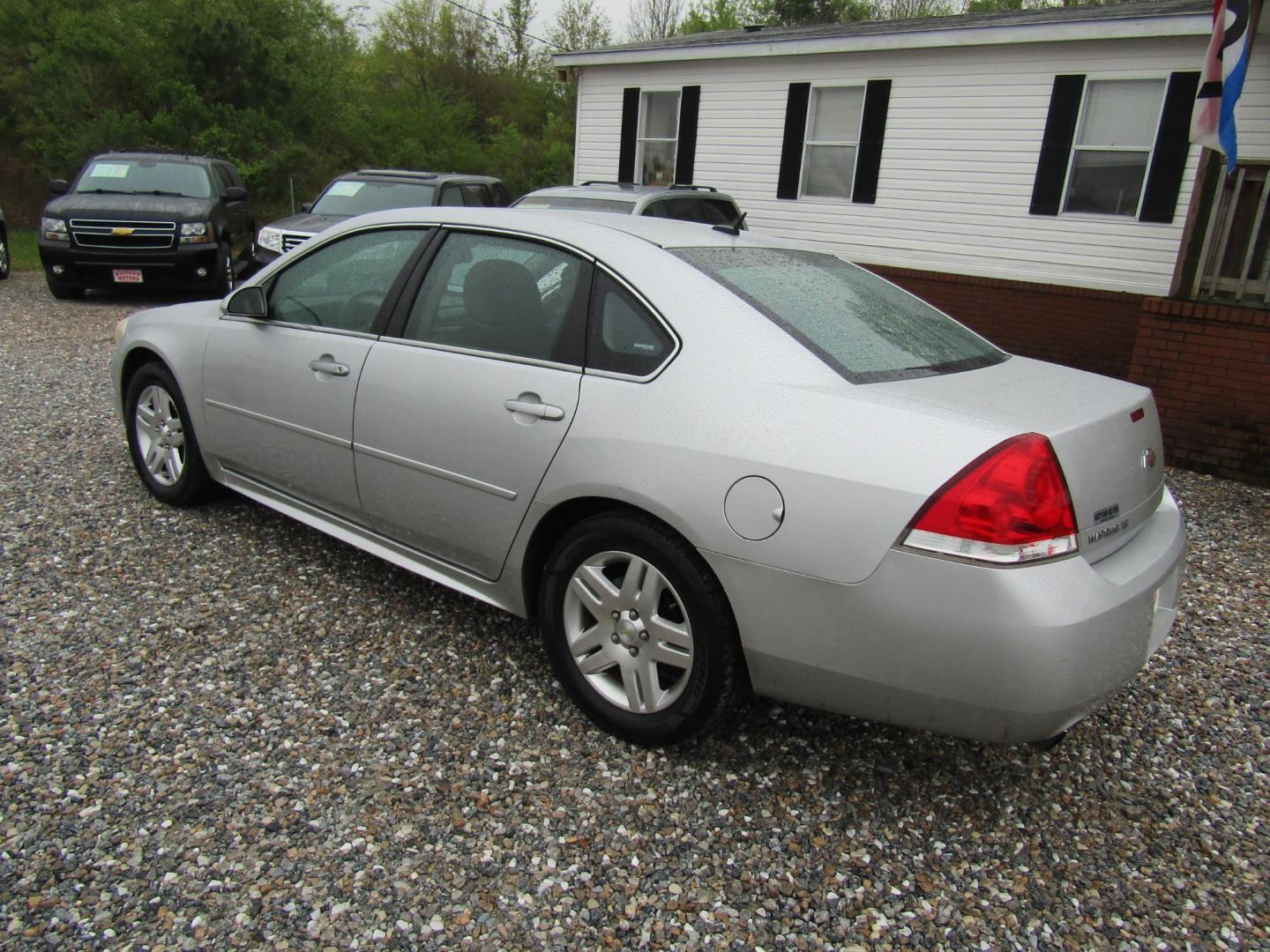 2014 Silver Chevrolet Impala LT (2G1WB5E30E1) with an 3.6L V6 DOHC 16V FFV engine, Automatic transmission, located at 15016 S Hwy 231, Midland City, AL, 36350, (334) 983-3001, 31.306210, -85.495277 - Photo#5